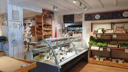 144-biocoop-sisteron-magasin-alimentation-bio-fromge-coupe-frais-service-traditionnel-legume.webp