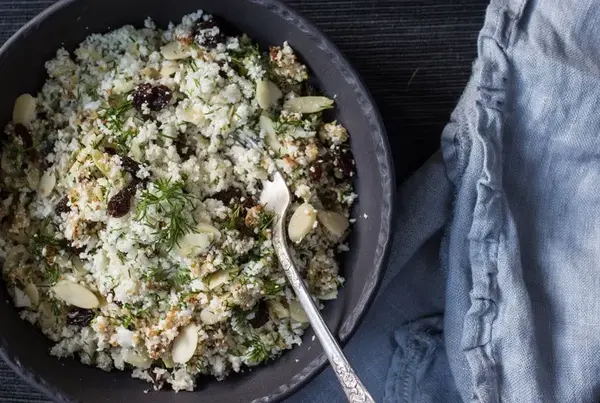 Semoule de chou-fleur et Noisettes, sauce Menthe